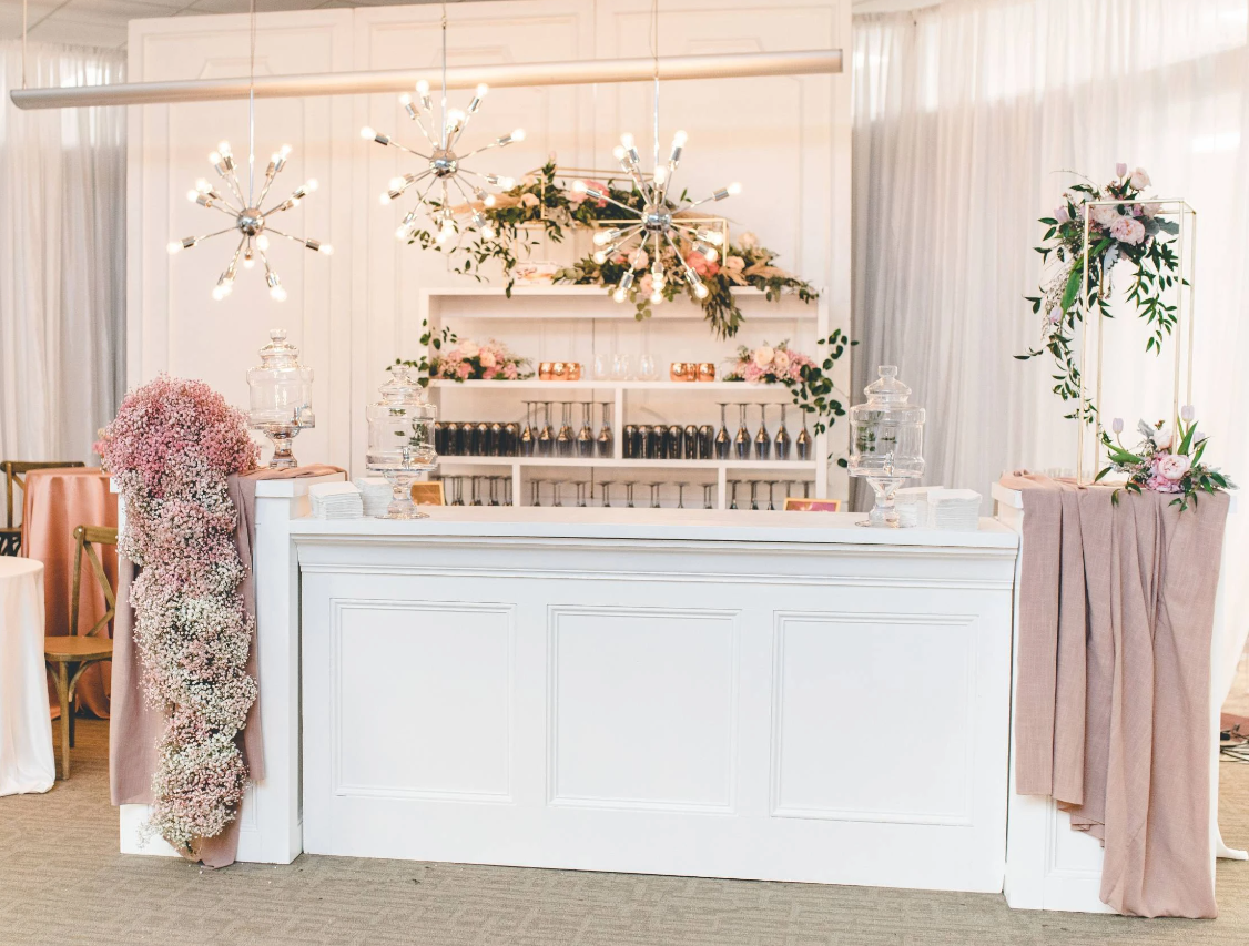 White Bar wDecor